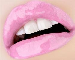 как правильно красить губы блеском