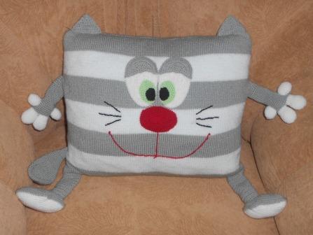игрушка-подушка кот своими руками